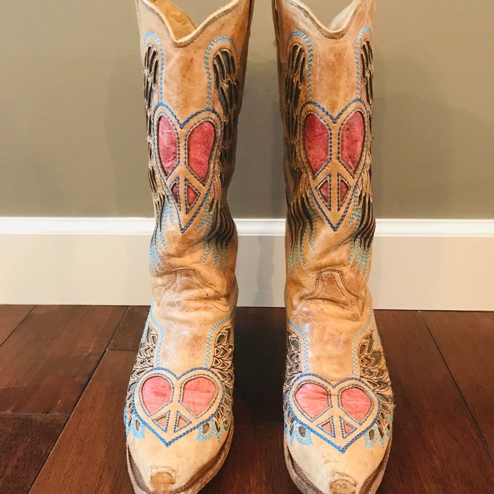 corral || cowgirl boots